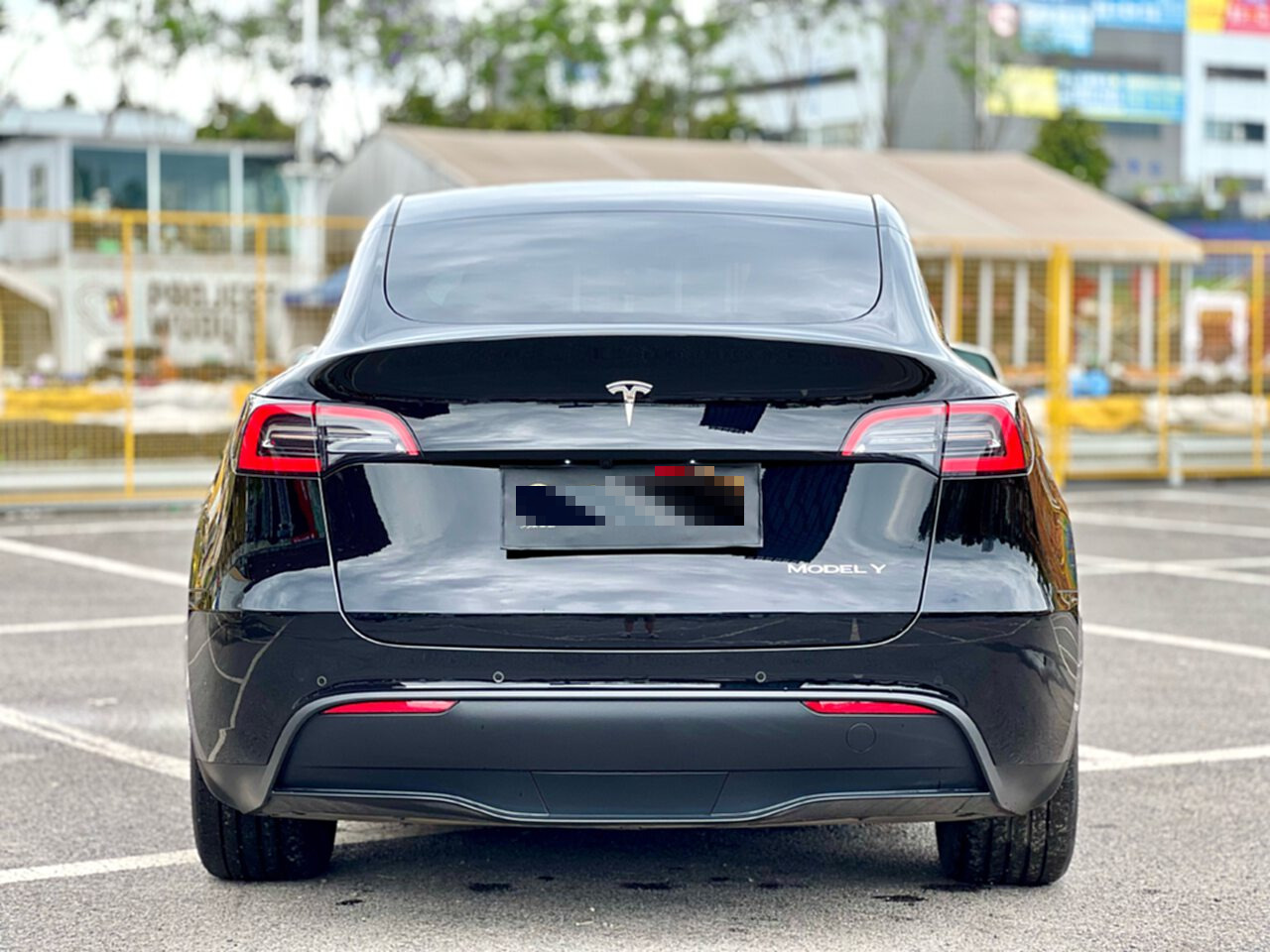 Tesla Model Y 2023 #11 Tesla Model Y 2023 car image #11