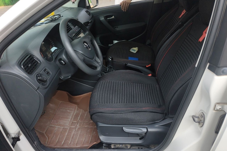 Volkswagen Polo 2015 #17 Volkswagen Polo 2015 car image #17