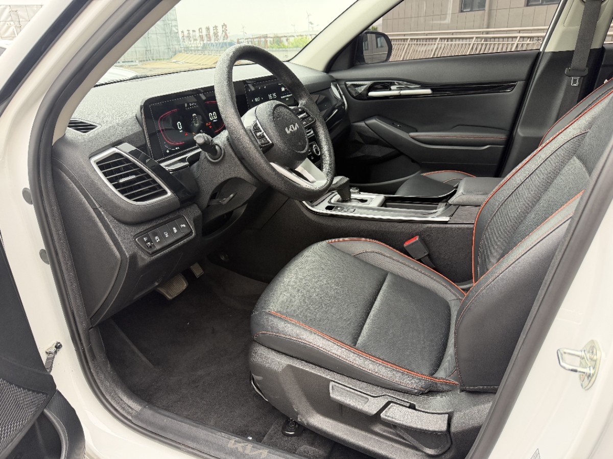 Kia Seltos 2023 car image #10