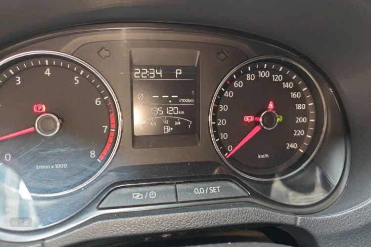 Volkswagen Polo 2015 #14 Volkswagen Polo 2015 car image #14