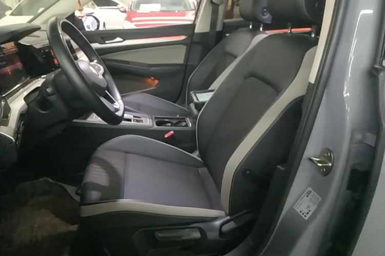 Volkswagen Golf 2021 car image #15