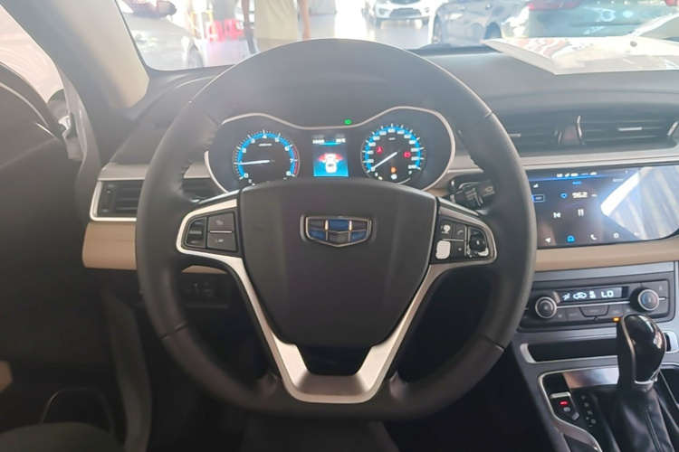 GEELY Emgrand 2018 car image #11