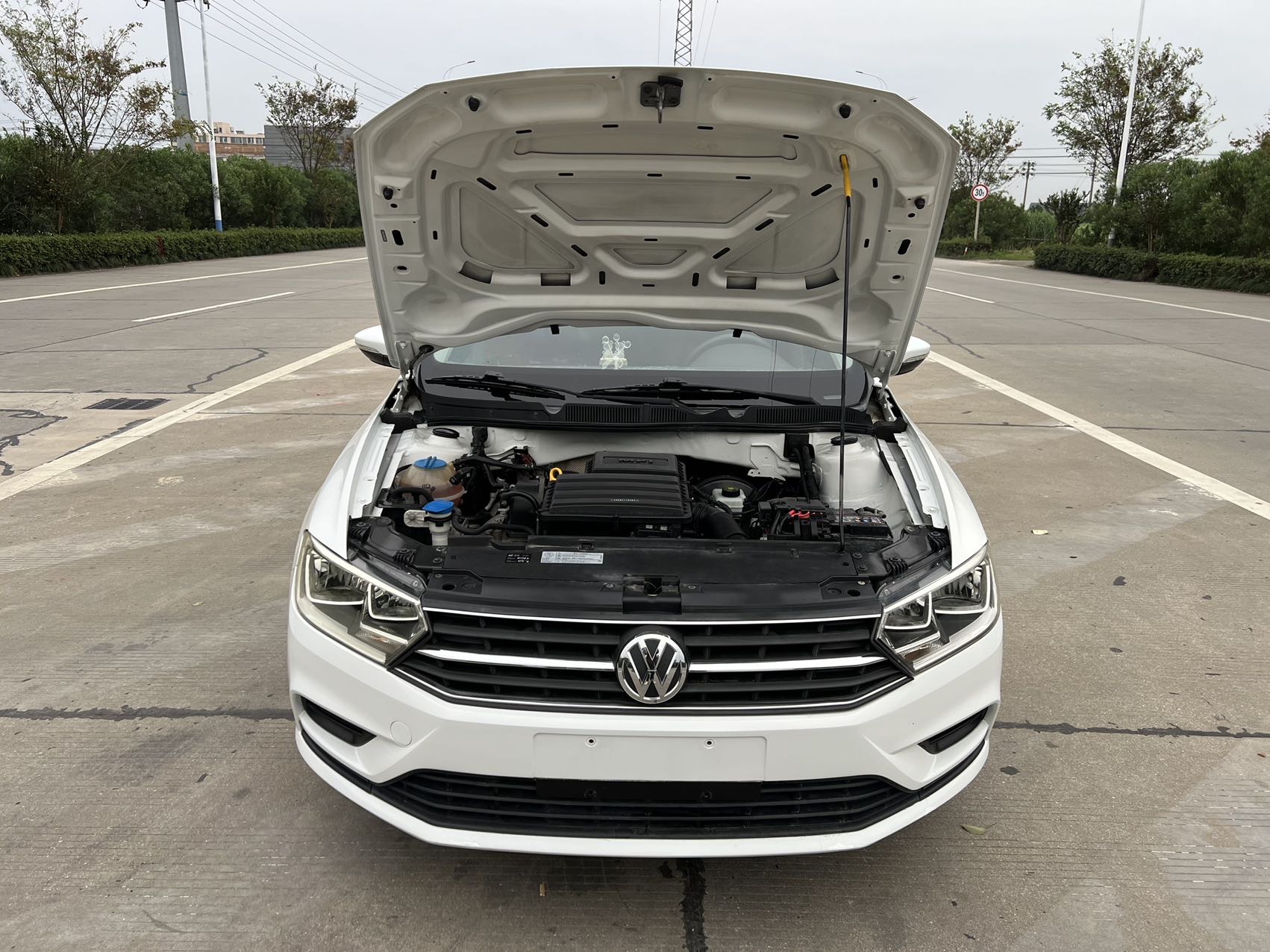 Volkswagen Bora 2017 car image #3