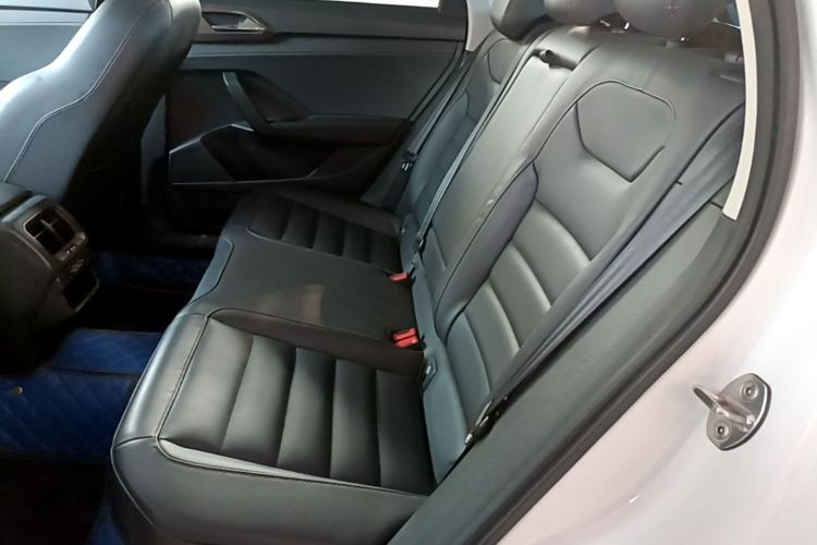 Volkswagen Tharu 2019 car image #17