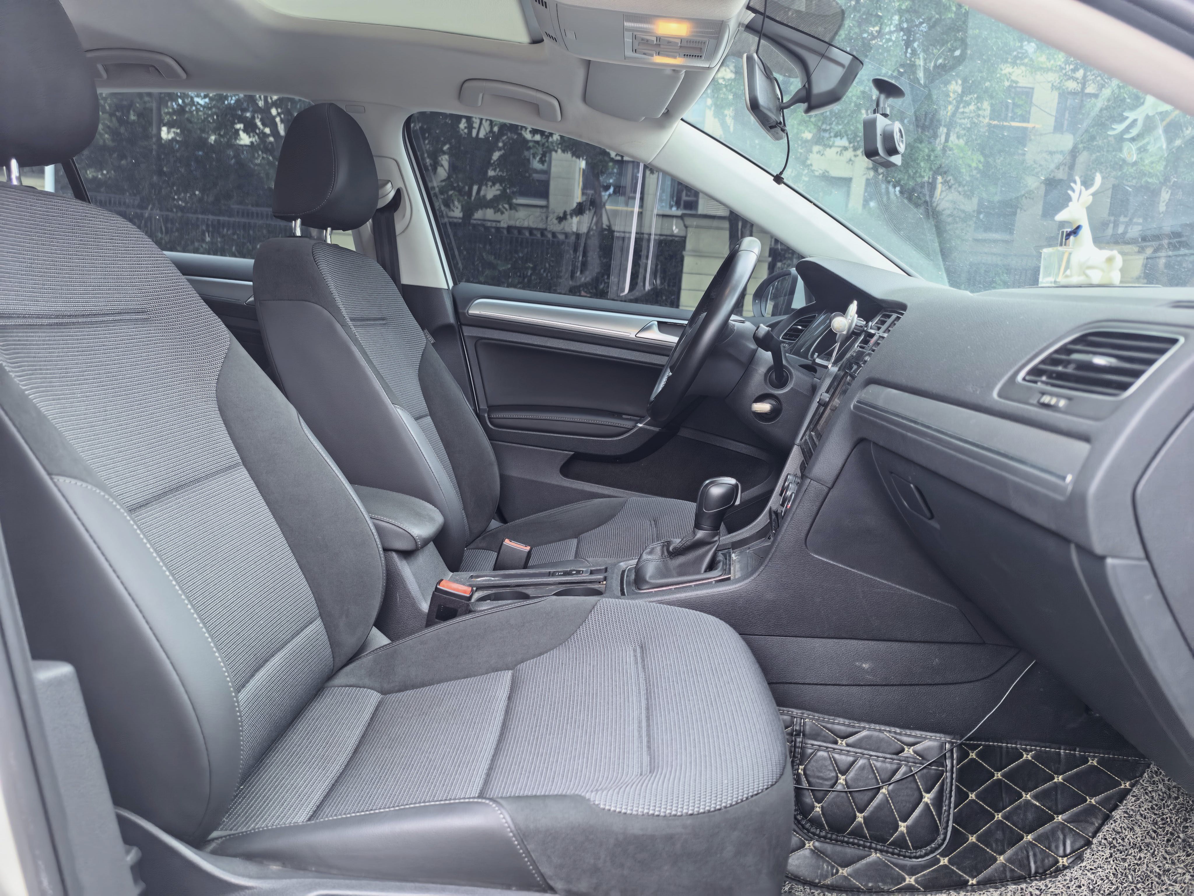Volkswagen Golf 2019 #6 Volkswagen Golf 2019 car image #6