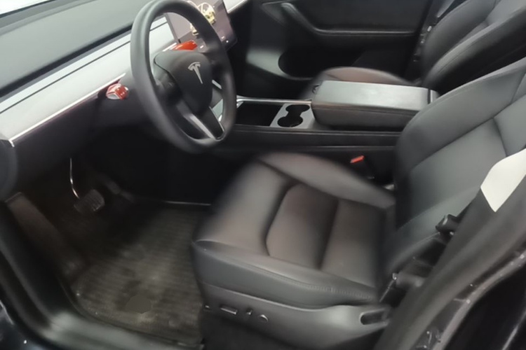 Tesla Model Y 2024 #19 Tesla Model Y 2024 car image #19