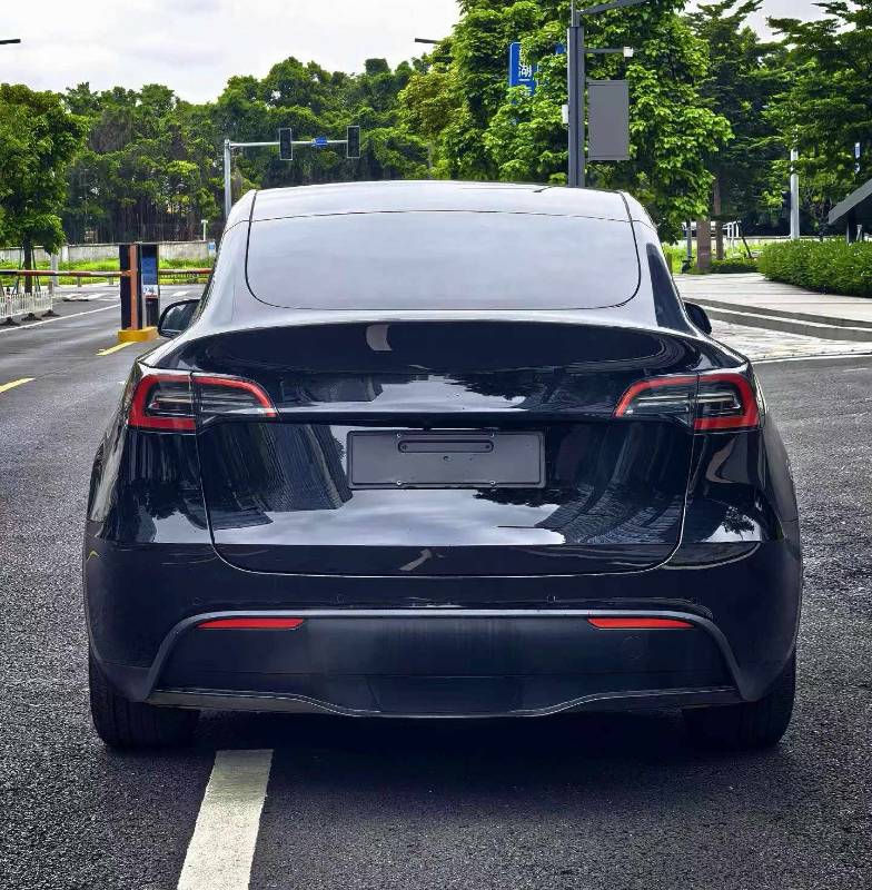 Tesla Model Y 2022 #8 Tesla Model Y 2022 car image #8