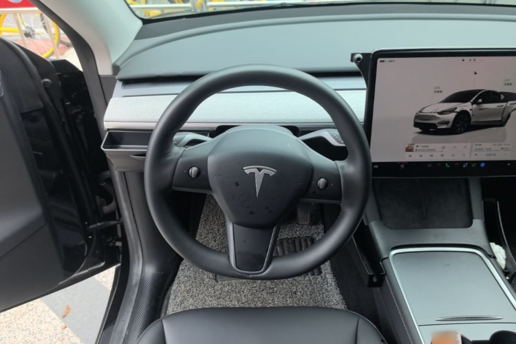 Tesla Model Y 2023 #11 Tesla Model Y 2023 car image #11