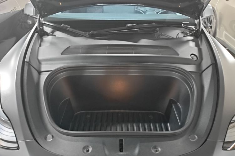 Tesla Model Y 2024 immagine di auto #20