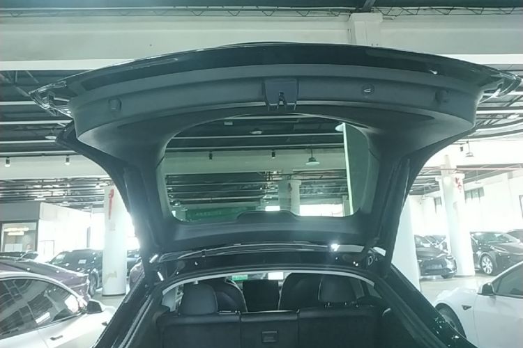 Tesla Model Y 2021 #19 Tesla Model Y 2021 car image #19