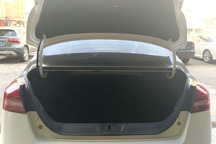 GEELY Emgrand 2022 #19 GEELY Emgrand 2022 car image #19