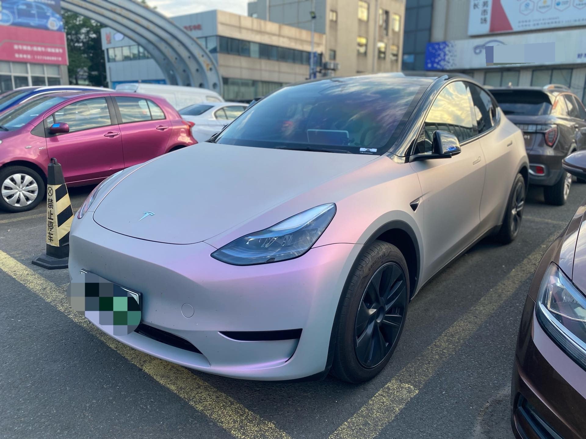 Tesla Model Y 2024 car image 