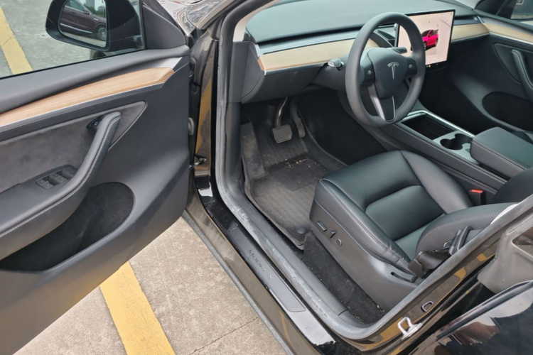 Tesla Model Y 2022 #16 Tesla Model Y 2022 car image #16