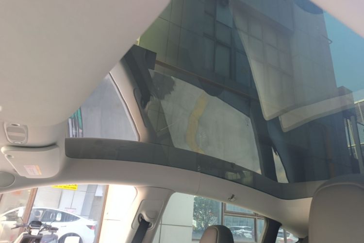 Tesla Model Y 2022 #20 Tesla Model Y 2022 car image #20