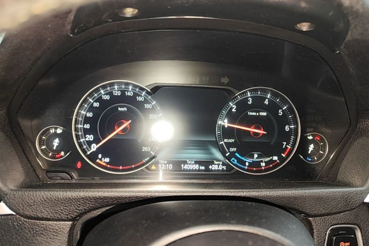 BMW 3 Series 2018 car image #12