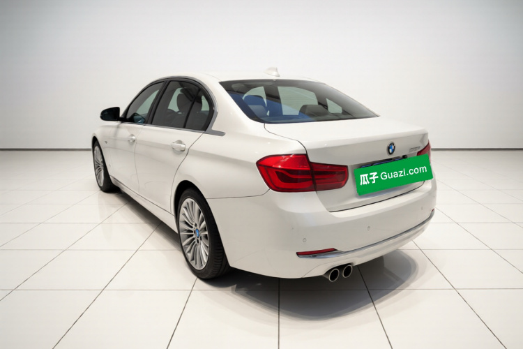 BMW 3 Series 2018 #5 BMW 3 Series 2018 car image #5