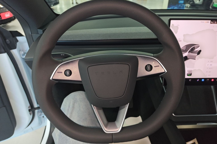 Tesla Model Y 2026 #11 Tesla Model Y 2026 car image #11