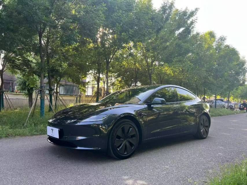 2024 2024 immagine di auto