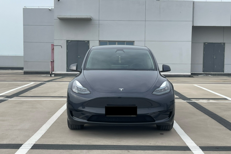 Tesla Model Y 2024 #3 Tesla Model Y 2024 car image #3