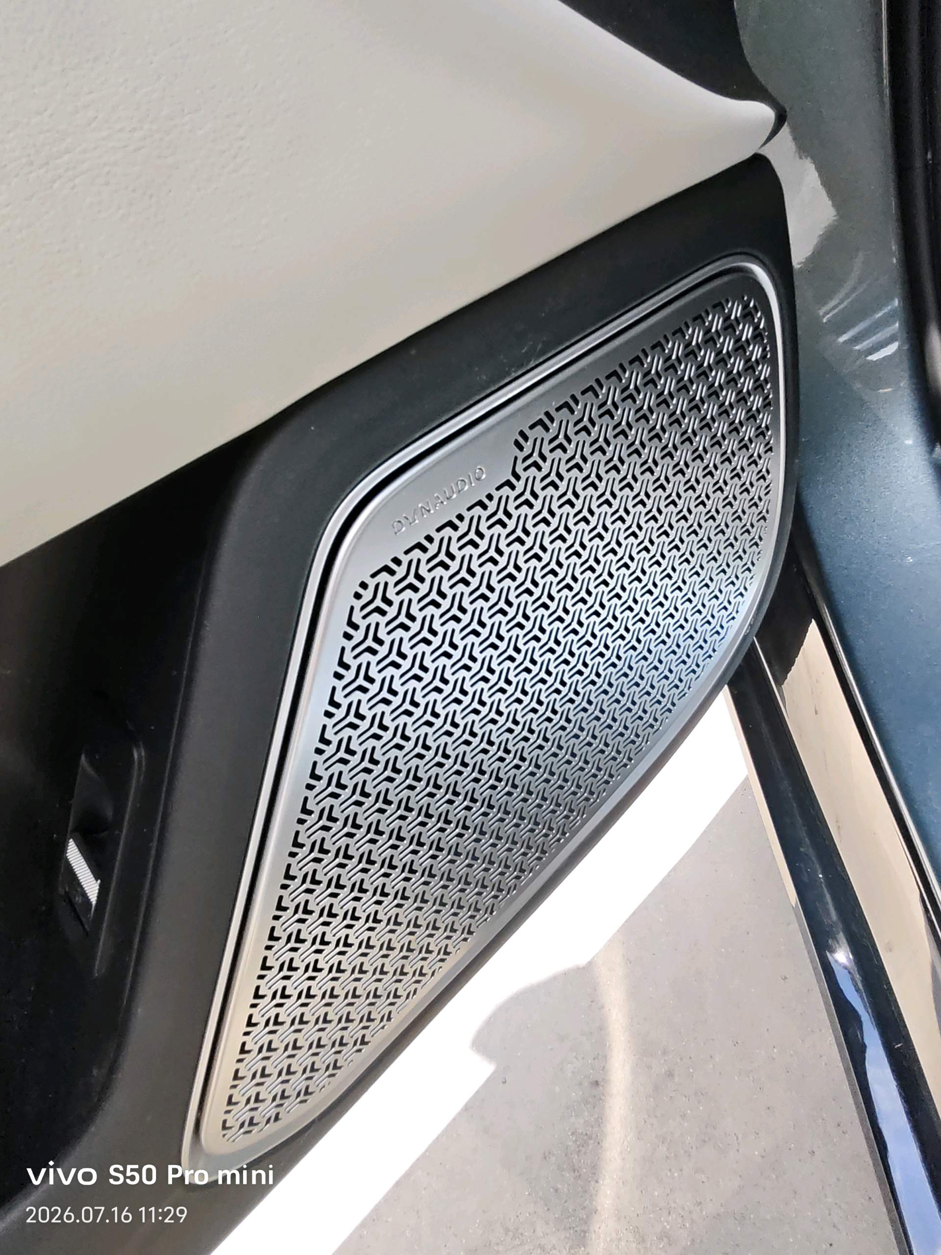 BYD HanL 2025 car image #9