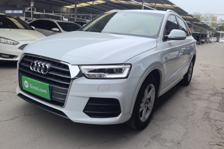 Audi Q3 2018 car image #3