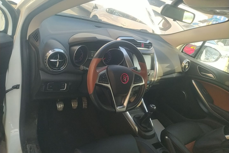 BYD Yuan 2016 #10 BYD Yuan 2016 car image #10