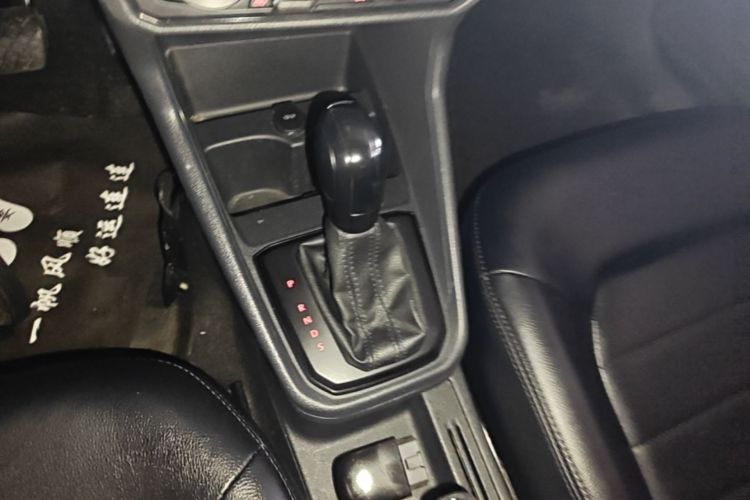 Volkswagen Santana 2018 car image #14