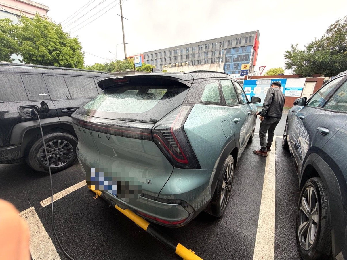 GEELY Boyue L 2025 car image #4