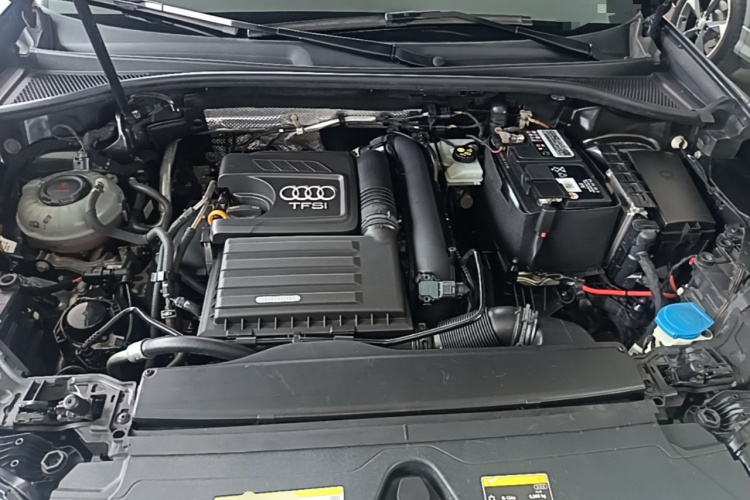 Audi Q3 2020 car image #20