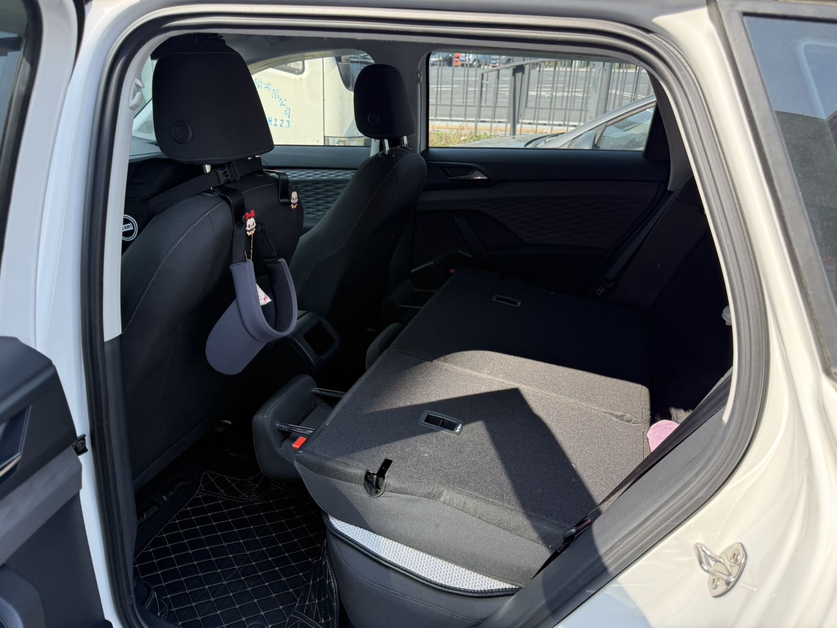 2023 car image #3