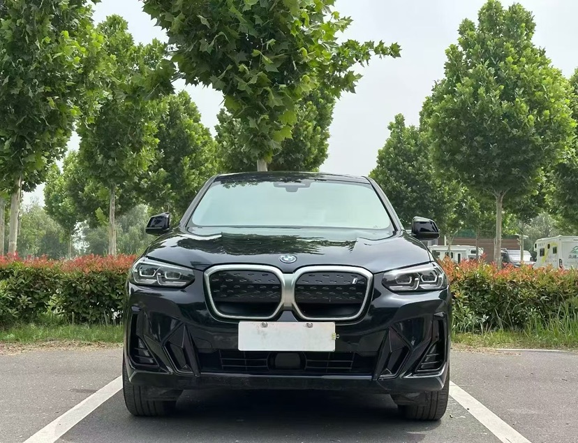 BMW iX3 2022 car image #2