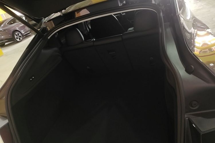 Tesla Model Y 2025 car image #19