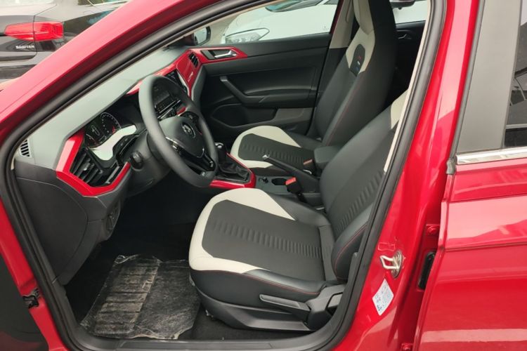 Volkswagen Polo 2019 car image #15