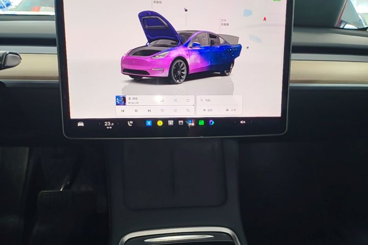 Tesla Model Y 2022 immagine di auto #13