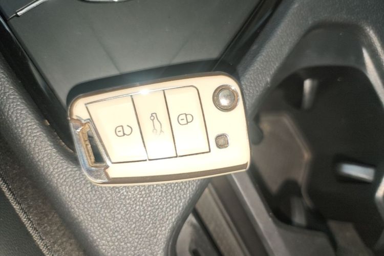 Volkswagen Tharu 2020 car image #9