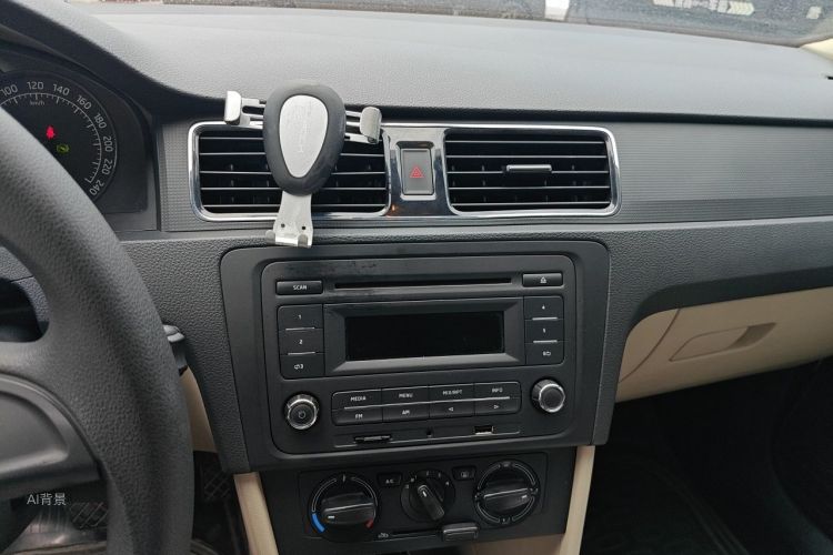 Skoda Rapid 2015 #15 Skoda Rapid 2015 car image #15