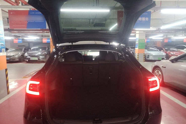 Tesla Model Y 2023 #19 Tesla Model Y 2023 car image #19