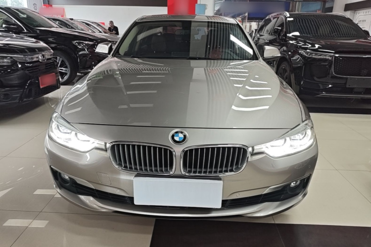 BMW 3 Series 2019 car image #3