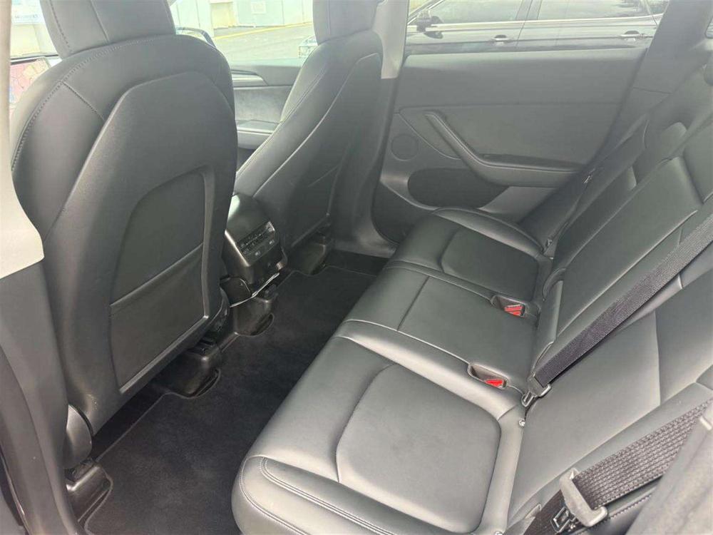 Tesla Model Y 2021 car image #13