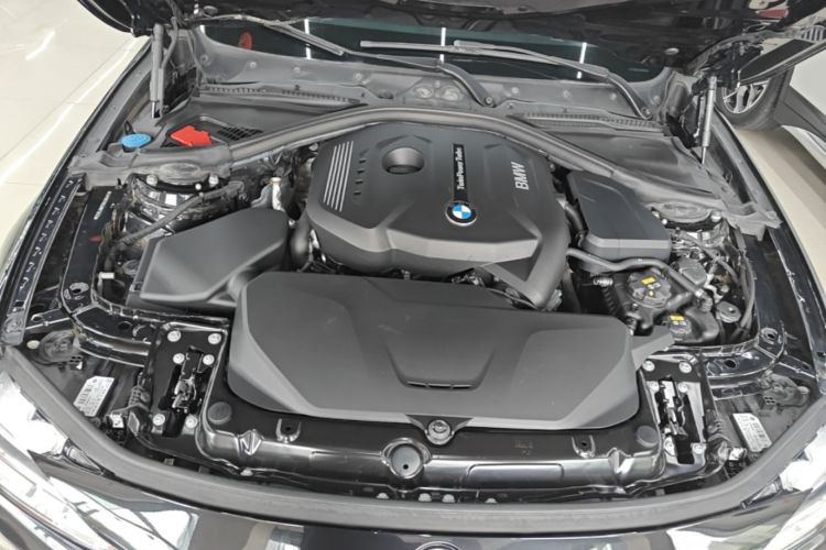 BMW 3 Series 2018 #20 BMW 3 Series 2018 car image #20