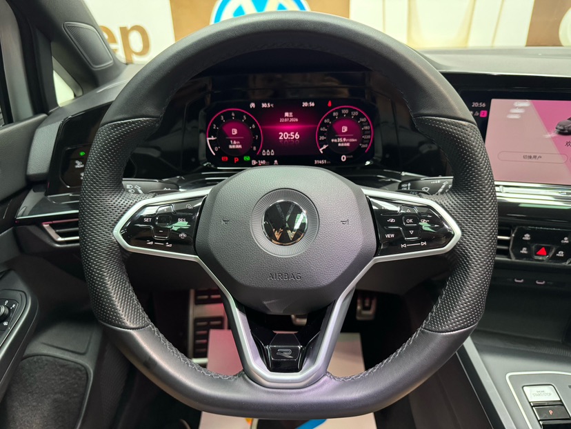 Volkswagen Golf 2022 car image #11