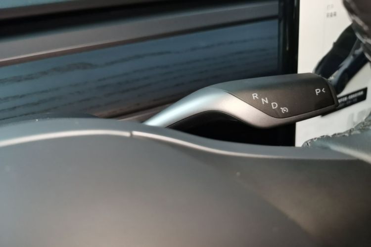 Tesla Model Y 2024 car image #14