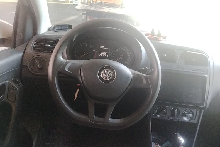 Volkswagen Polo 2017 #15 Volkswagen Polo 2017 car image #15