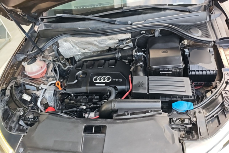 Audi Q3 2015 car image #20
