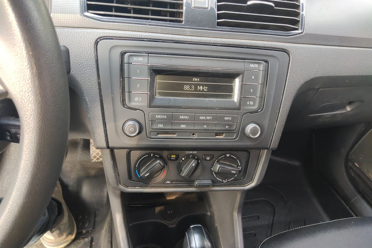 Volkswagen Santana 2018 صورة سيارة #17