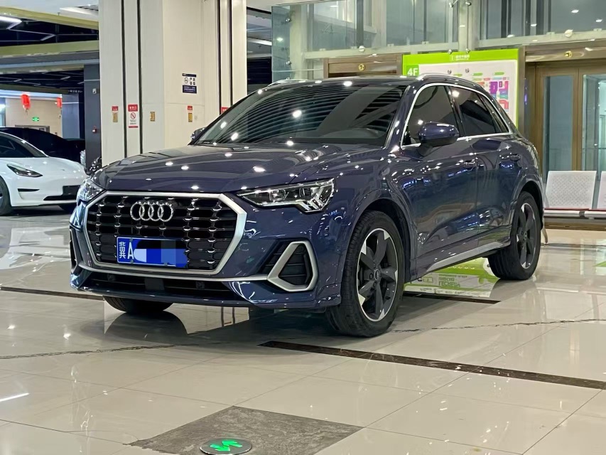 Audi Q3 2022 car image 