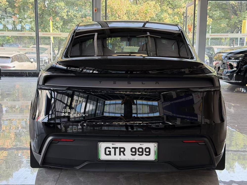Tesla Model Y 2025 imagem de carro #5