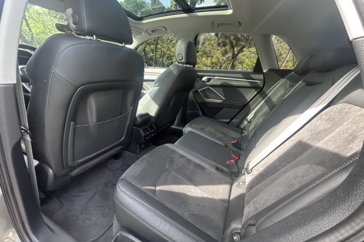 Audi Q3 2021 car image #8