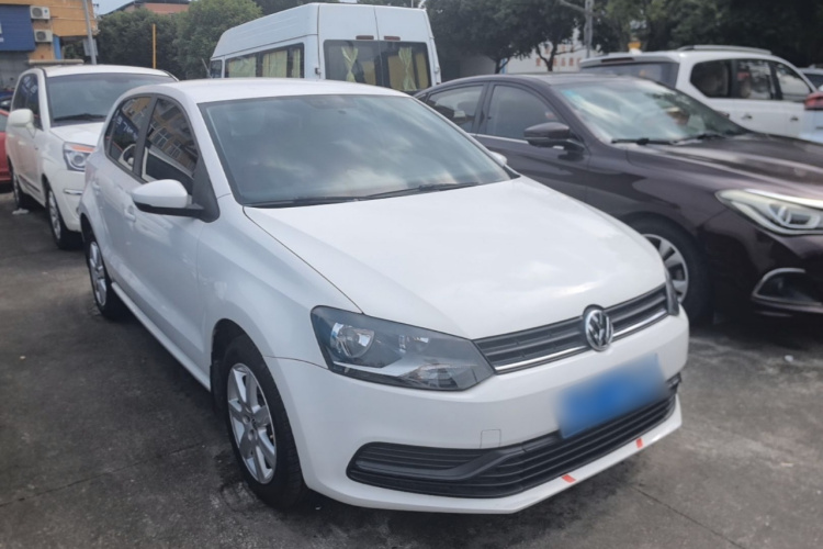 Volkswagen Polo 2014 car image #4