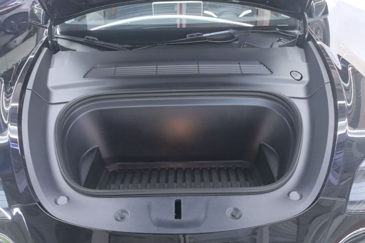 Tesla Model Y 2023 #20 Tesla Model Y 2023 car image #20